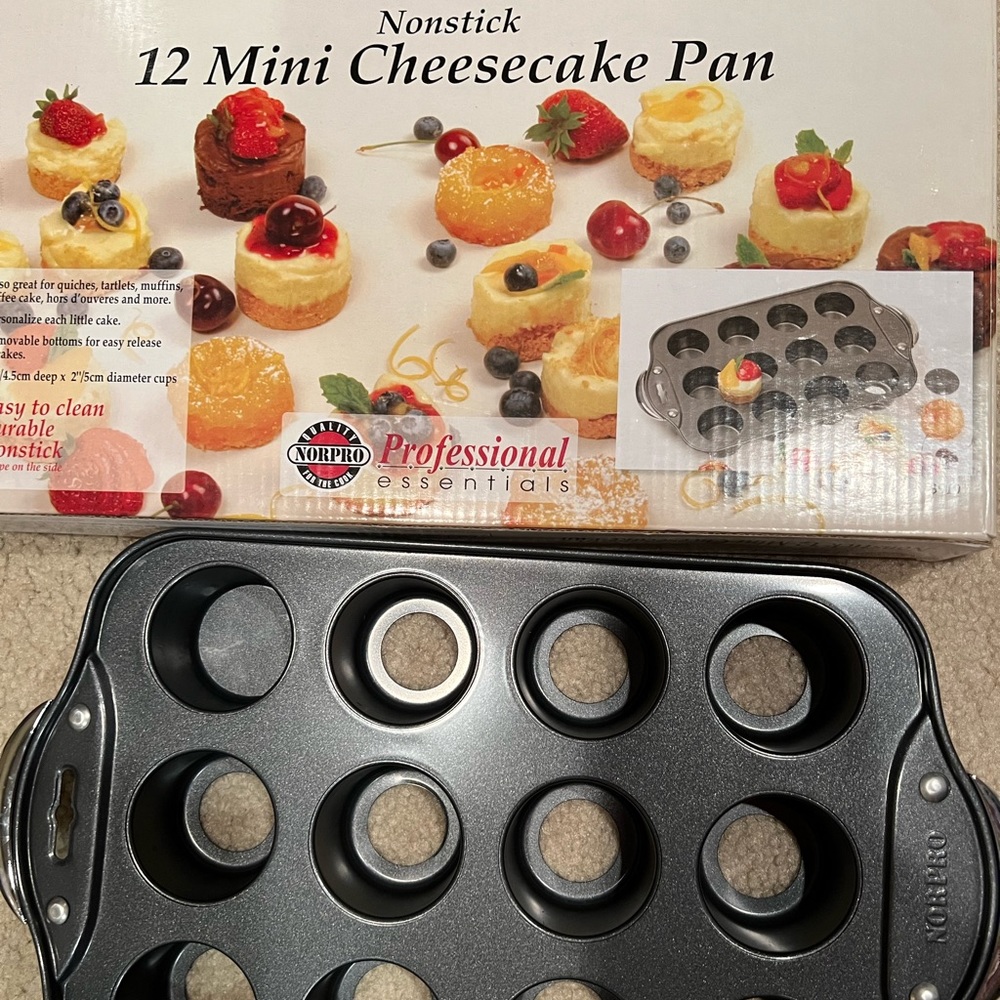 Norpro mini cheesecake pan with pop out bottom